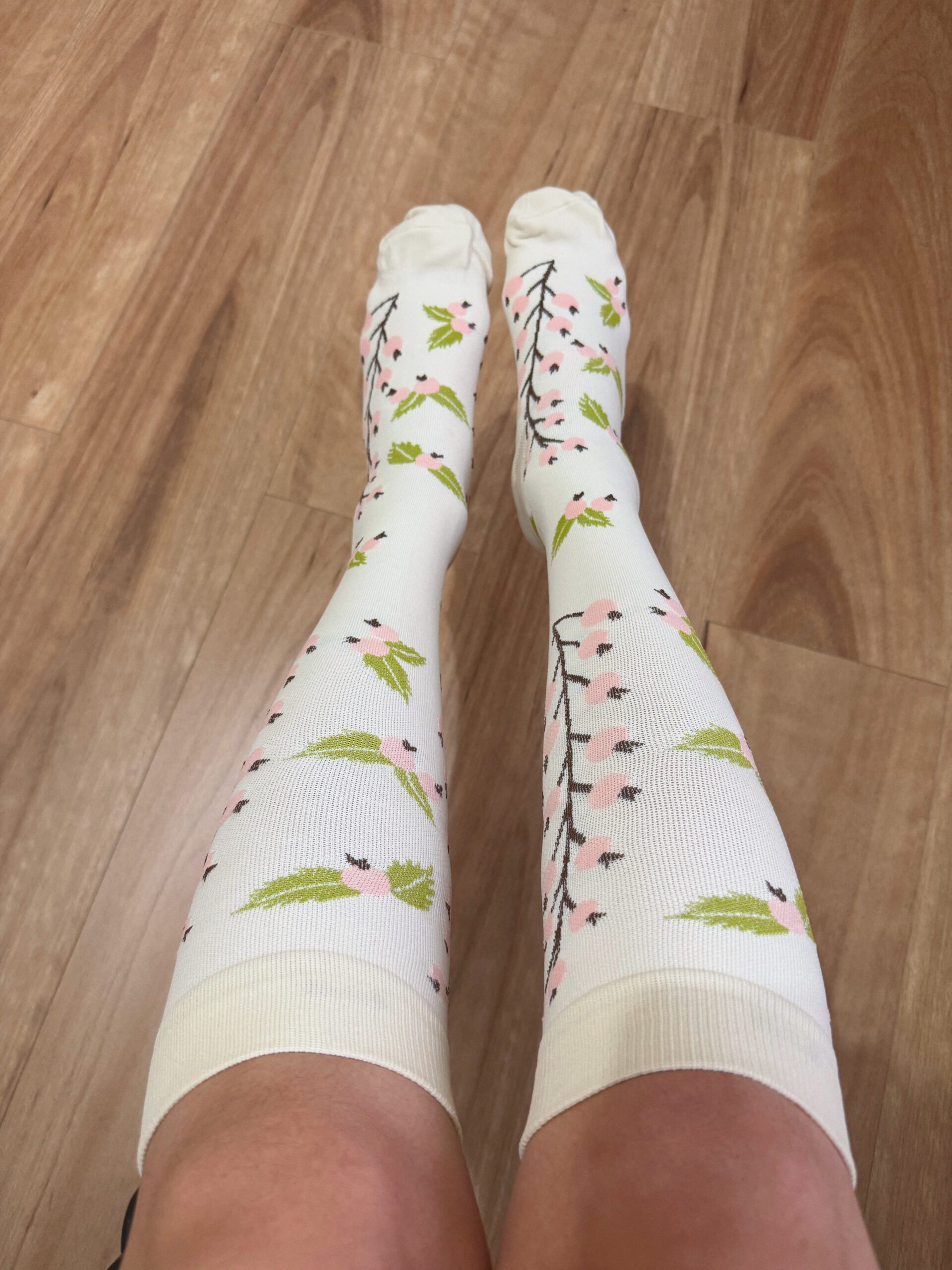 VỚ Y KHOA BEIGE CÀNH HOA - Hình ảnh 3