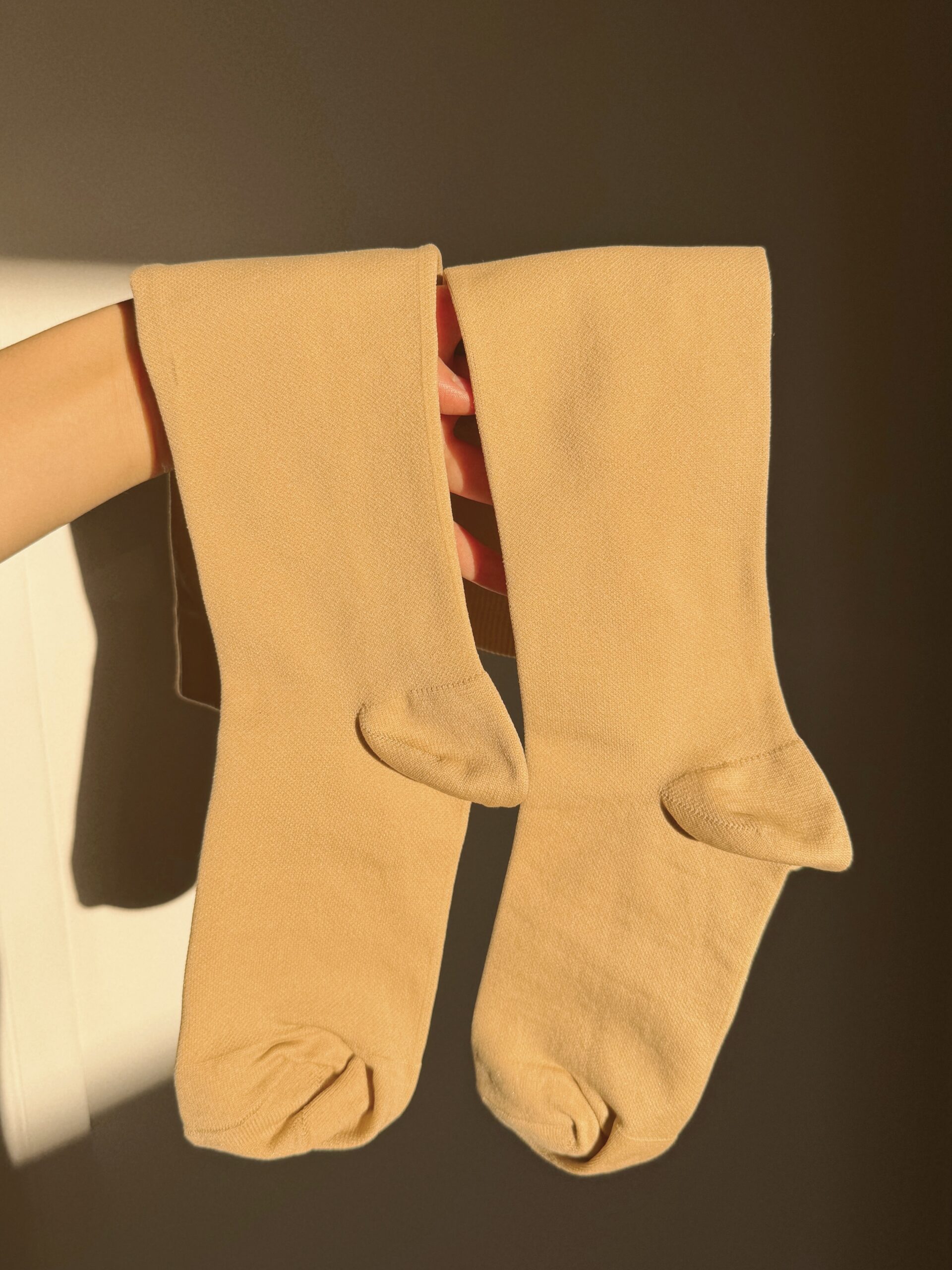 VỚ Y KHOA MÀU DA - Hình ảnh 4